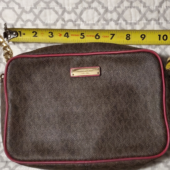 Like new! Michael Kors crossbody purse - Picture 1 of 6